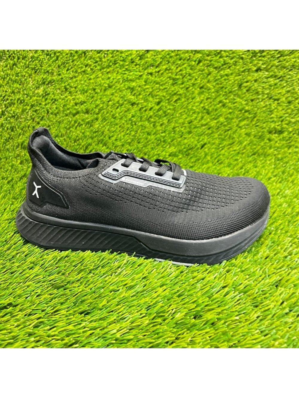 Flux Adapt Waterproof Runner Stealth Black Womens Size 7.5 Barefoot Shoes